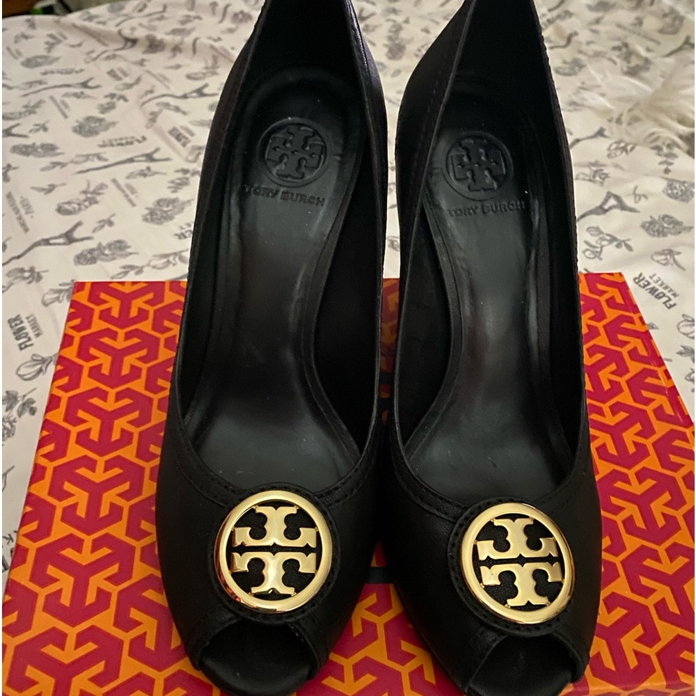 Tory Burch Aurelia Peep Toe
